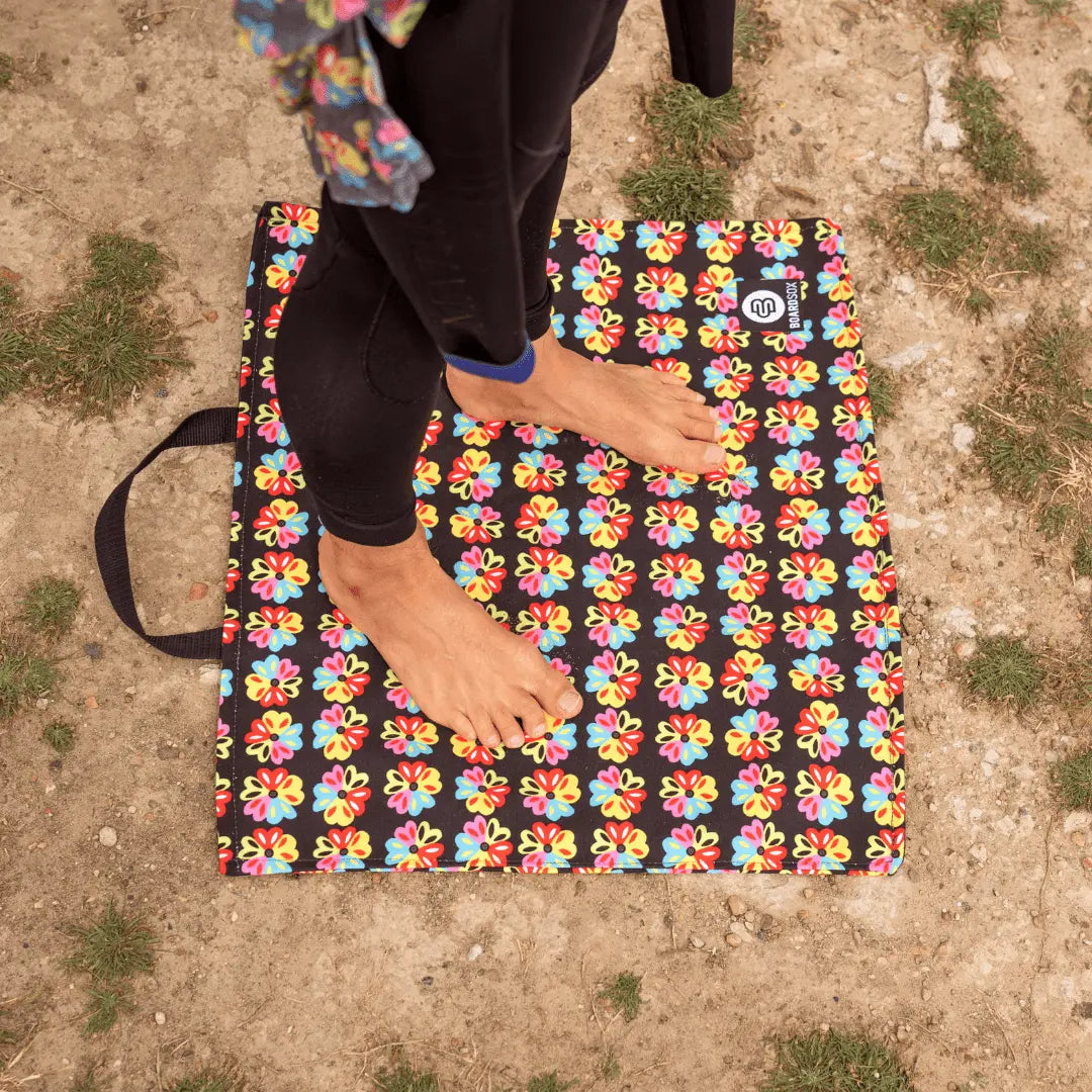 Alien love Boardsox Surf Change Mat - BOARDSOX® Australia